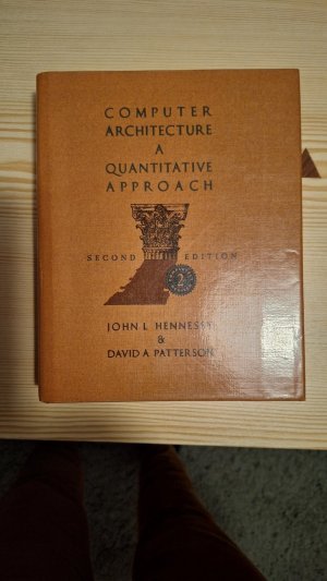 gebrauchtes Buch – John L. Hennessy – Computer Architecture a quantative approcach