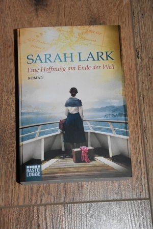 gebrauchtes Buch – Sarah Lark – Eine Hoffnung am Ende der Welt