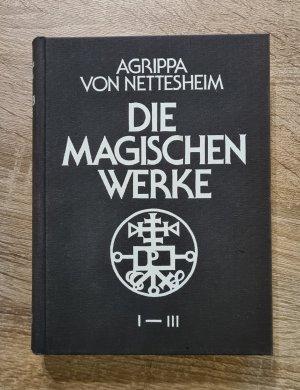 Die magischen Werke I - III und IV - V, zwei Bände