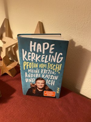 gebrauchtes Buch – Hape Kerkeling – Pfoten vom Tisch! - meine Katzen, andere Katzen und ich