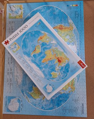 gebrauchtes Spiel – Trefl Premium Quality 1000 Teile - Physical map of the world