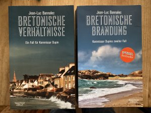 gebrauchtes Buch – Jean-Luc Bannalec – 2 Bücher: 1.Bretonische Verhältnisse - ein Fall für Kommissar Dupin (9783462044065), 2. Bretonische Brandung. Kommissar Dupins zweiter Fall (9783462044966, 2013)