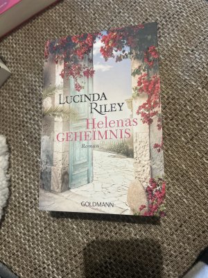 gebrauchtes Buch – Lucinda Riley – Helenas Geheimnis