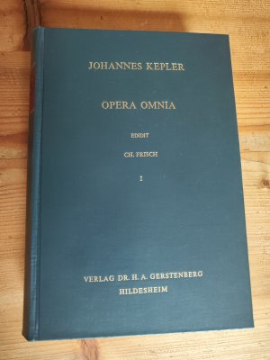 Opera Omnia. Edidit Ch. Frisch. Volumen I.