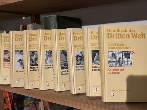 Handbuch der Dritten Welt - 8 Bände