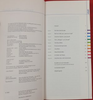 gebrauchtes Buch – herausgegeben von den Berliner Festspielen und der Architektenkammer Berlin – Berlin: Offene Stadt - Die Stadt als Ausstellung