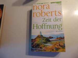 gebrauchtes Buch – Nora Roberts – Zeit der Hoffnung. Roman. TB