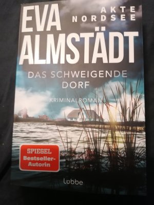 gebrauchtes Buch – Eva Almstädt – Akte Nordsee - Das schweigende Dorf