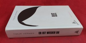 gebrauchtes Buch – Timur Vermes – Er ist wieder da - Der Roman