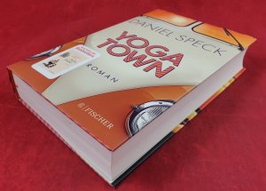 gebrauchtes Buch – Daniel Speck – Yoga Town - Roman