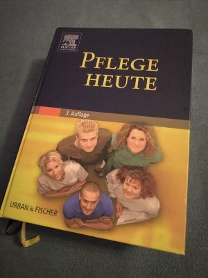 gebrauchtes Buch – Konzeption und Herausgeber der 5 – Pflege heute