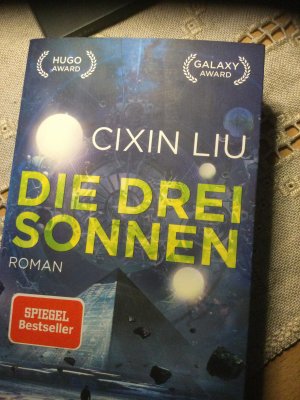 gebrauchtes Buch – Cixin Liu – Die drei Sonnen