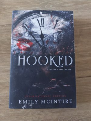 Hooked A Never After Novel (Englisch)