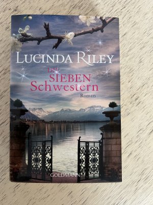 gebrauchtes Buch – Lucinda Riley – Die sieben Schwestern