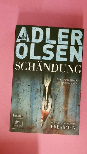 gebrauchtes Buch – Jussi Adler-Olsen – SCHÄNDUNG 24787. Thriller