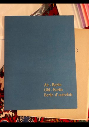 gebrauchtes Buch – Herbert Liebig – Alt-Berlin. Old-Berlin. Berlin d' autrefois. 8(10) kolorierte Original-Radierungen.