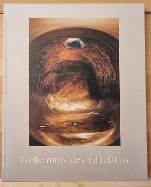 Geheimnis des Glaubens - Bronzeplastiken und Texte von Irene Dillingen