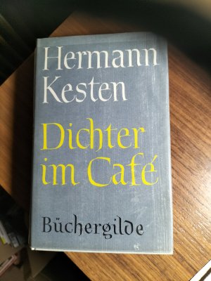 Dichter im Café