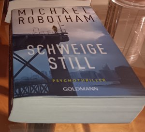 gebrauchtes Buch – Michael Robotham – Schweige still