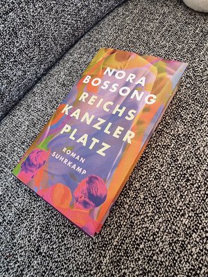 gebrauchtes Buch – Nora Bossong – Reichskanzlerplatz - Roman | Ein intensives Porträt der Frau, die Magda Goebbels wurde | Nominiert für den Deutschen Buchpreis 2024