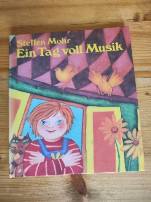 Ein Tag voller Musik. Ein Beschäftigungsbuch für kleine Kinder. [m. Zugabe]