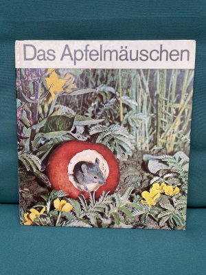 Das Apfelmäuschen die Geschichte einer Maus nach einer Idee und mit Fotos von  Thomas Ulrich Mathilde Reich hat den Text bearbeitet.