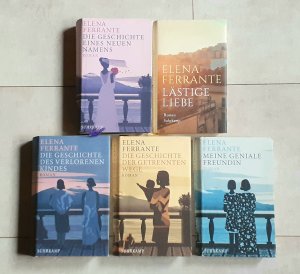 5 X Elena Ferrante - Meine geniale Freundin + Die Geschichte des verlorenen Kindes + Die Geschichte eines neuen Namens + Die Geschichte der getrennten […]