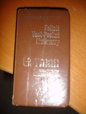 antiquarisches Buch – Follett Vest-Pocket German Dictionary. German - English / English-German.