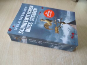 gebrauchtes Buch – Nele Neuhaus – Schneewittchen muss sterben - Kriminalroman