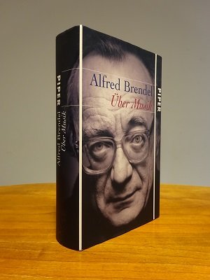 gebrauchtes Buch – Alfred Brendel – Über Musik: Sämtliche Essays und Reden.