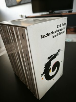 Taschenbuchausgabe in 11 elf Bänden. Im Schuber