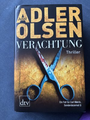 gebrauchtes Buch – Jussi Adler-Olsen – Verachtung - Der vierte Fall für Carl Morck, Sonderdezernat Q, Thriller