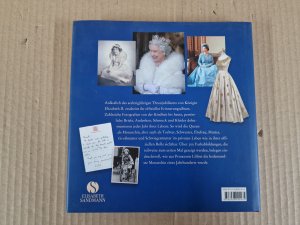 gebrauchtes Buch – Jane Roberts – Elizabeth II. - Ein Leben auf dem Thron. Ihr Erinnerungsalbum