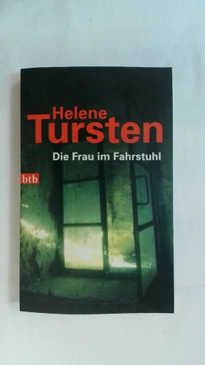 gebrauchtes Buch – Helene Tursten – DIE FRAU IM FAHRSTUHL: 11 UNHEIMLICHE ERZÄHLUNGEN.