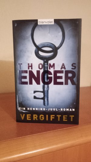 gebrauchtes Buch – Thomas Enger – Vergiftet - Ein Henning-Juul-Roman