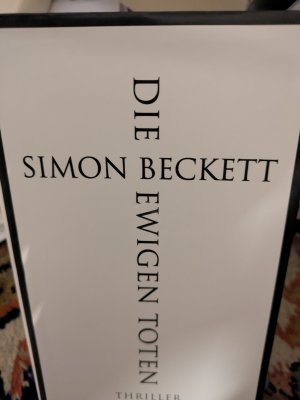 gebrauchtes Buch – Beckett Simon – Die ewigen Toten, gebundene Ausgabe