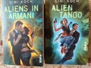 gebrauchtes Buch – Gini Koch – Aliens in Armani Teil 1 / Aliens Tango Teil 2