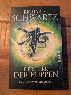 gebrauchtes Buch – Richard Schwartz – Der Herr der Puppen - Das Geheimnis von Askir 4