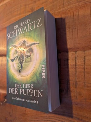 gebrauchtes Buch – Richard Schwartz – Der Herr der Puppen - Das Geheimnis von Askir 4