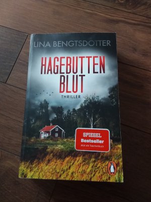 gebrauchtes Buch – Lina Bengtsdotter – Hagebuttenblut - Thriller