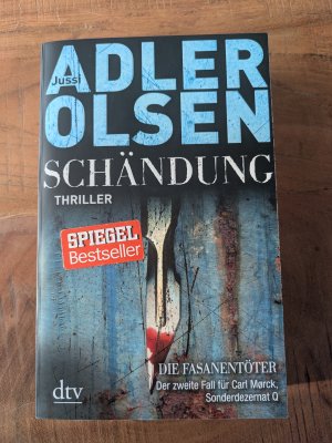 Schändung - der zweite Fall für Carl Mørk, Sonderdezernat Q ; Thriller - signierte Ausgabe