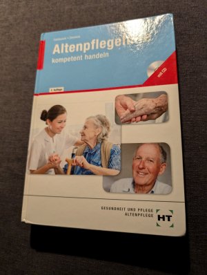 gebrauchtes Buch – Hans-Udo Zenneck – Altenpflegehilfe - kompetent handeln