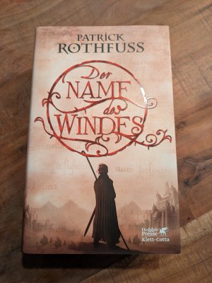 gebrauchtes Buch – Patrick Rothfuss – Der Name des Windes - signierte Ausgabe