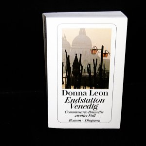 gebrauchtes Buch – Donna Leon – Endstation Venedig – Commissario Brunettis zweiter Fall