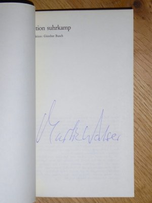 Wer ist ein Schriftsteller? Aufsätze und Reden. Von Martin Walser SIGNIERT.