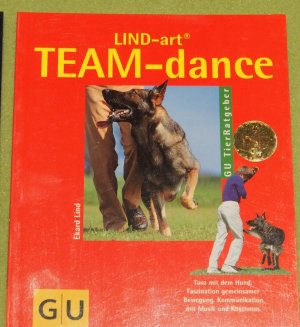 GU TierRatgeber – Team-dance Lind-art – Tanz mit dem Hund. Faszination gemeinsamer Bewegung. Kommunikation mit Musik und Rhythmus