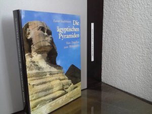 gebrauchtes Buch – Rainer Stadelmann – Die ägyptischen Pyramiden : vom Ziegelbau zum Weltwunder. Kulturgeschichte der antiken Welt ; Bd. 30