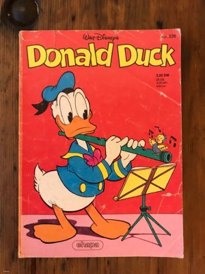 gebrauchtes Buch – Disney, Walt und Adolf Kabatek – Donald Duck Nr. 226; Inhalt: Onkel Dagobert - Der Zankapfel, Micky Maus - Luftschlösser, Ahörnchen und Behörnchen - Durch Schaden wird man klug, Der edle Ritter - Spaß muß sein