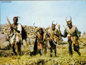 gebrauchtes Buch – 1051469 Oudjila - Nord-Kamerun, Kampftanz der Landbevölkerung