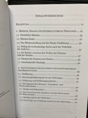 gebrauchtes Buch – D'Sa, Francis X. – Regenbogen der Offenbarung : das Universum des Glaubens und das Pluriversum der Bekenntnisse. Theologie interkulturell ; Bd. 16